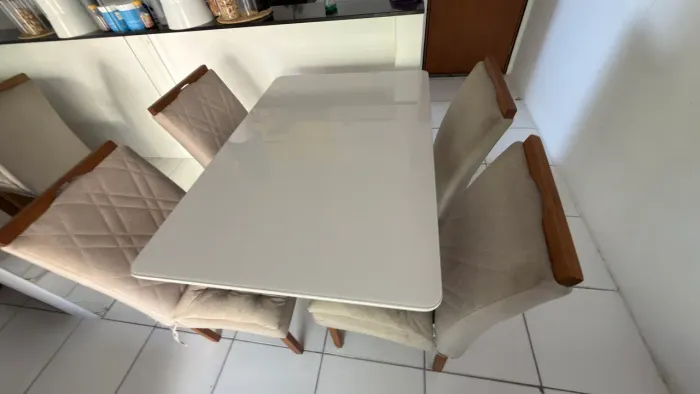 Mesa de jantar 4 lugares