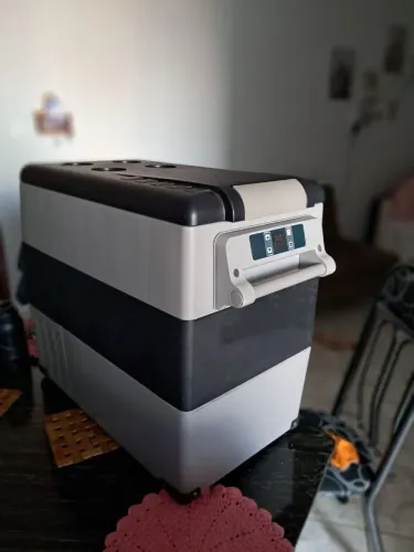 Geladeira Portátil 50L Quadrivolt
