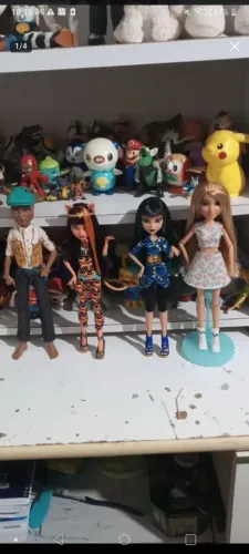 Lote bonecos Monster High e Adriane atoms