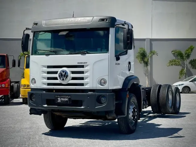 VOLKSWAGEN 24.260 CRM 6X2 4P 2020
