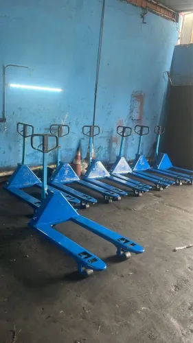 Vendo Paleteiras hidráulicas reformadas( entregamos)