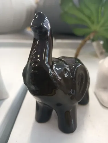 Elefante decorativo de cerâmica