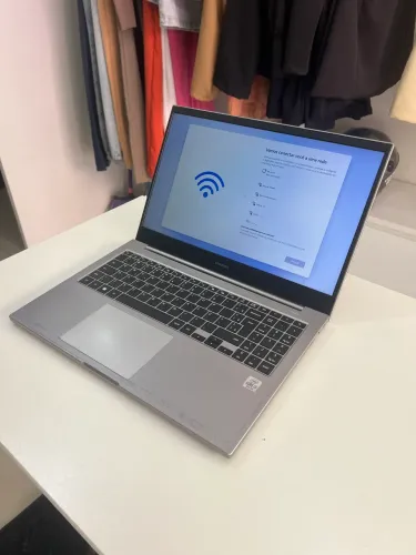 Notebook Samsung Core i3- 12Gb Ram