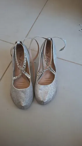 Sandália prata tamanho 38