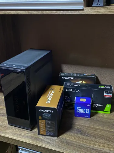 PC GAMER i3 10100F GTX 1650