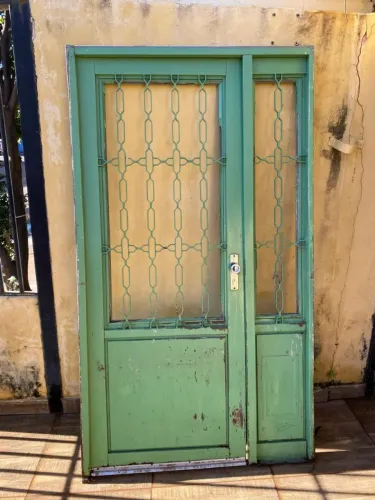 Porta de ferro