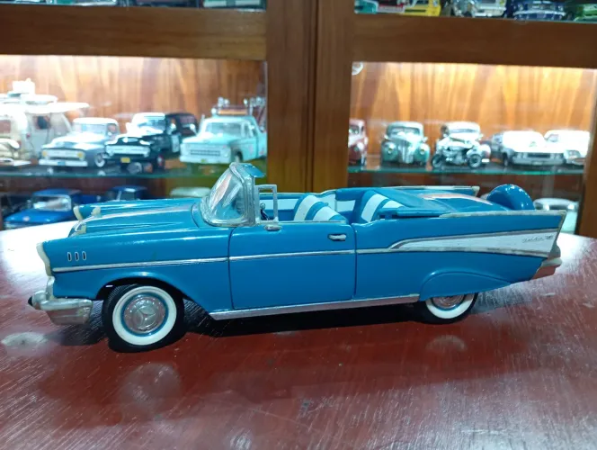Miniatura Belair 57 escala 1/18