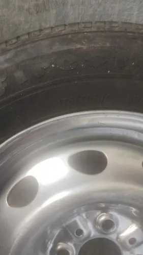 Vende se step aro 14 roda e pneu zerados 