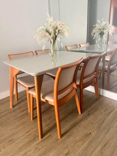 Conjunto de Jantar com 4 cadeiras