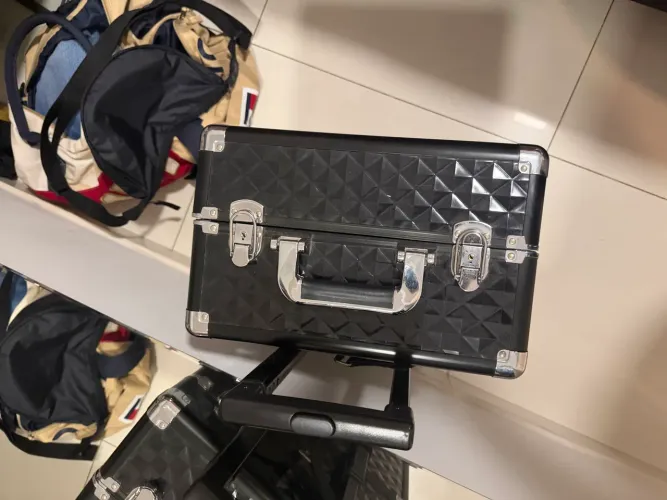 Vendo mala organizadora maquiagem