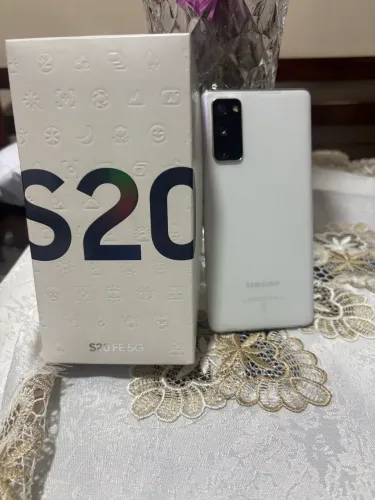 Samsung S20 FE BRANCO 6gb RAM ..128Gb Completo