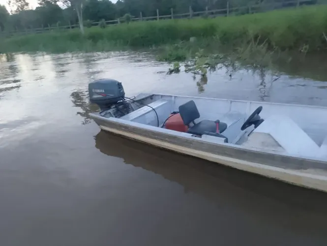 Vendo lanchar 40hp