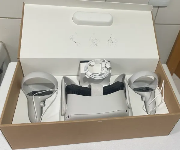 Óculos VR Meta Quest 2 (128Gb)