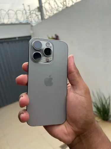 IPHONE 16 PRO - SEM DETALHES