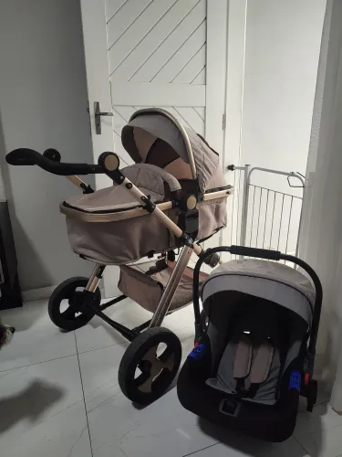 Carrinho e bebê conforto