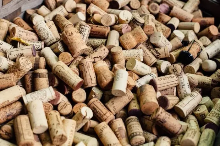 ROLHAS DE VINHO EM CORTIÇA USADAS DIVERSAS 2000 unidades