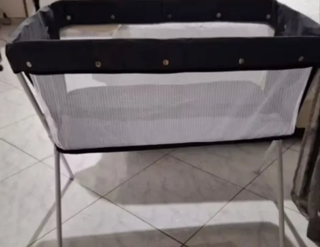 BERÇO PORTÁTIL COM NINHO E MOSQUITEIRO