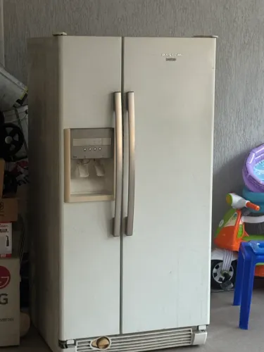 Vendo geladeira (não está funcionando)