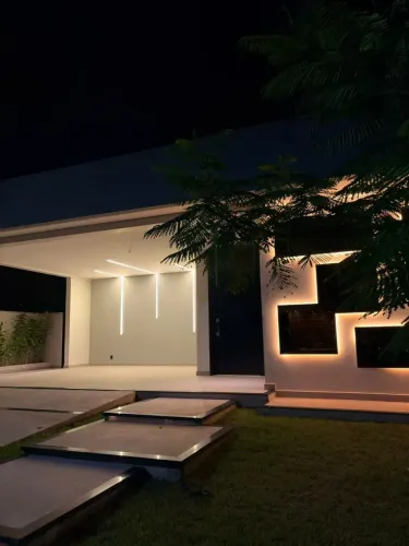 Espectacular Casa térrea no Alphaville 1, 4 suites, área gourmet, piscina. Climatizada. Al
