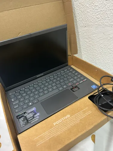 Vende-se notebook positivo seminovo pouco tempo de uso 