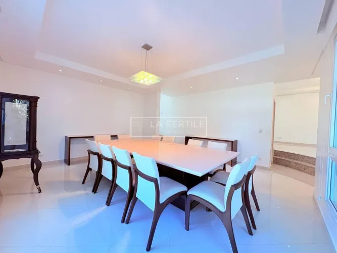 Casa em Condomínio com 5 Dormitórios, 2 Suítes, 400 m², aluguel de R$ 18.900 + Taxas - Cam