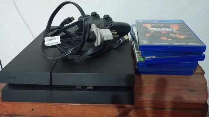 PS4 to vendendo pq ta com um probleminha ele ta aquecendo e desliga sozinho