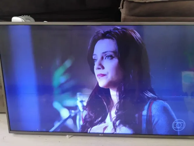 Tv LG 49' Tela azulado