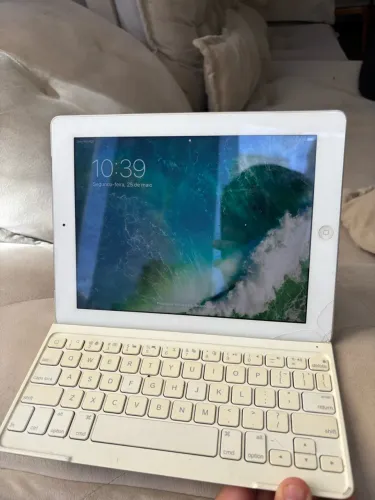 Apple iPad + Teclado Bluetooth