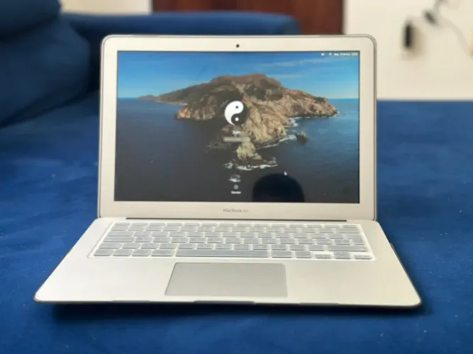 MACBOOK AIR 13-inch, mid 2013 WHATSAPP *18