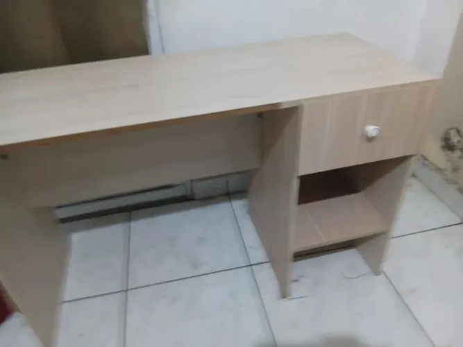 Vendendo essa escrivania