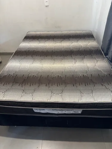 Cama de Casal + Colchão Ortobom à venda