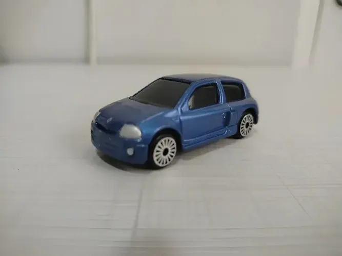 Miniatura Renault Clio V6 Sport Maisto 1/64 Azul