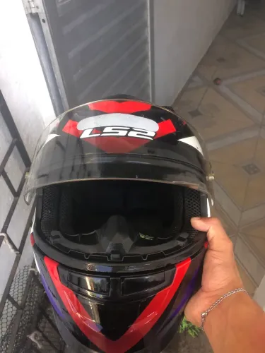 Capacete ls2 semi novo