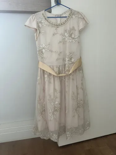 Vestido infantil bordado