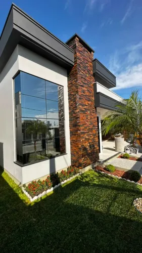 Casa com 3 quartos (1 suíte) e piscina em Tijucas