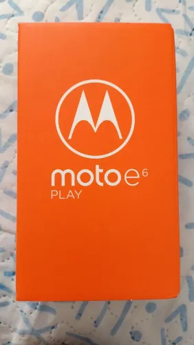 Moto E6 play Semi Novo. Completo!