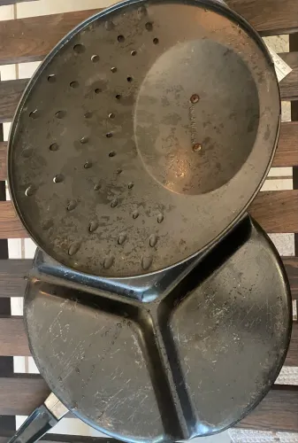Panela de cozimento à vapor preta com 3 divisórias