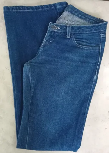 Calça Jeans Azul escuro Sawary Desapego Usada tam 40 com defeito na barra