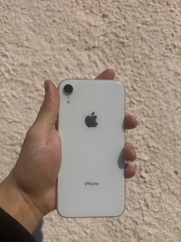iPhone XR 64GB sem detalhes