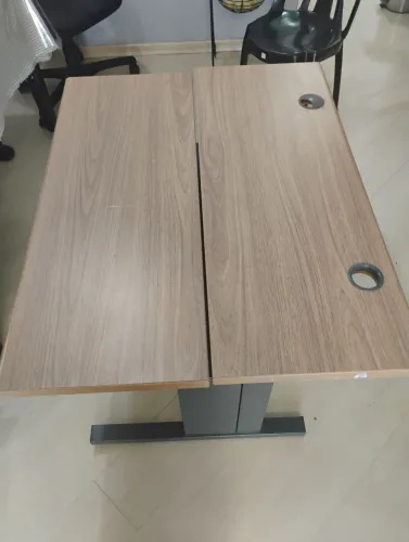 Mesa para escritório com altura ajustável