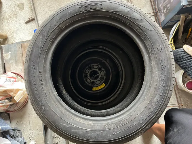 Pneu pirelli 205/60 R16