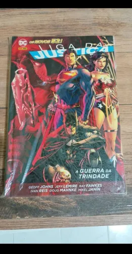 Liga da Justiça Novos 52 - Lote com 3 HQs Capa Dura