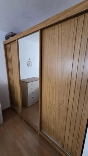 Guarda Roupa Casal - Portas de Correr com Espelho