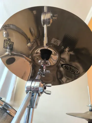 Prato 16" polegadas marca Orion solo pro 10 medium crash, duas semana de uso
