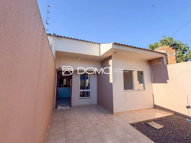 Casa residencial no Santos Dumont, Cascavel/PR 2 quartos, quintal e 1 vaga (aceita financ
