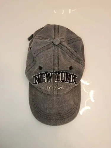Boné New York Cinza