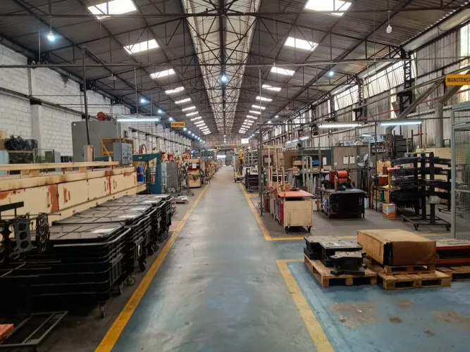 Galpão Industrial a venda com renda - Serraria