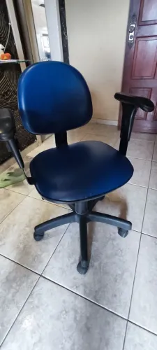 Vendo cadeira de escritório