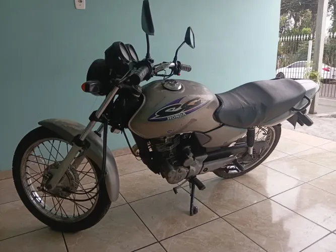 Vendo moto cg titan 125 es