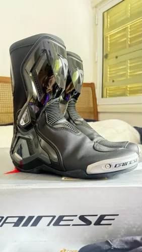 Bota Dainese Torque 3 Out 42BR Impecável